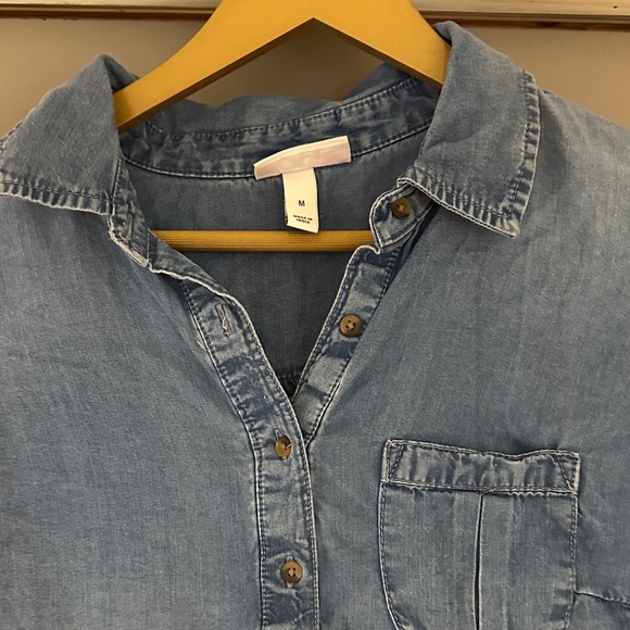 Liz Lange Maternity Chambray Shirt Denim Blue Long Sleeve Top - Picture 3 of 7